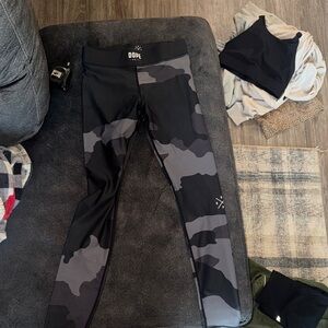Dope snow camo leggings